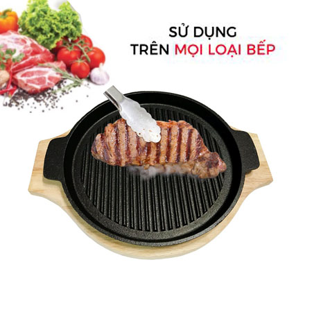 Bộ Chảo Gang Nướng Chống Dính 26cm Kèm Đế Gỗ và Kẹp Gắp